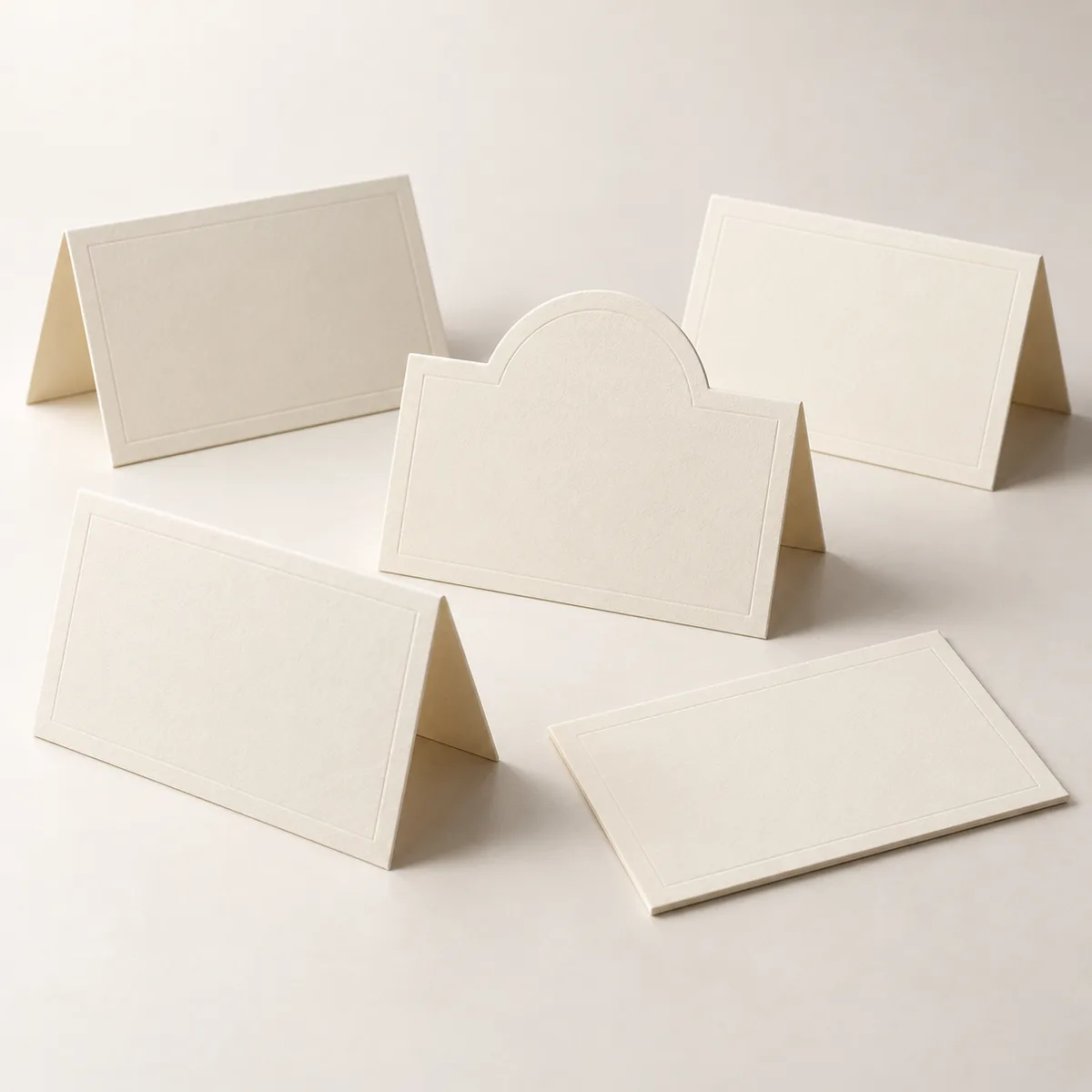 Folded paper place cards — Table details product concept / 折叠纸质餐位卡,桌面配套用品产品示意图